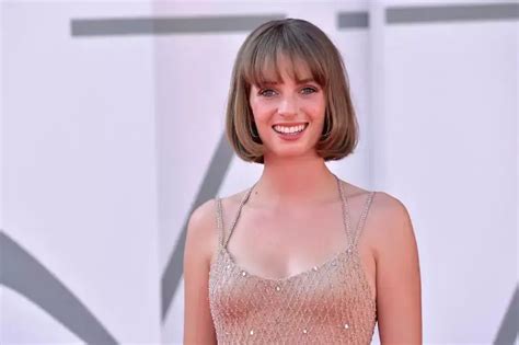 Is Maya Hawke Gay Truth About Her Sexuality And Who Is She Dating