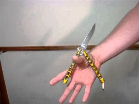 Butterfly Knife Tricks (Zen Rollover) - YouTube