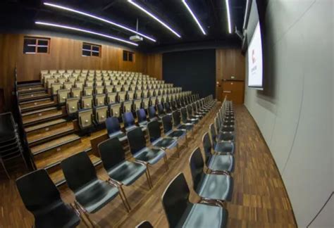 Sala Widowiskowa W Centrum Rozwoju Kultury Fizycznej Akwen Czerwonak