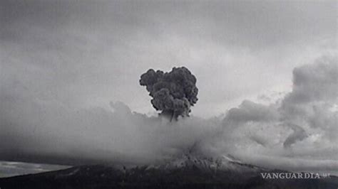 Volcán Popocatépetl registra dos fuertes explosiones