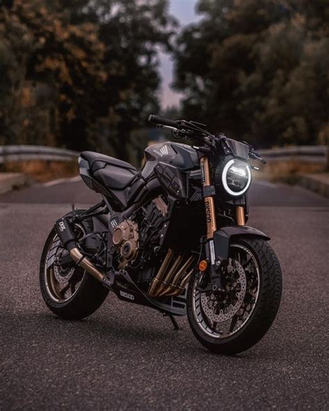 Moloc Moto On Instagram Vorletztes Bild Von Der Cb R Habt Ihr Schon