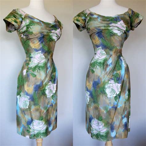 Vintage Floral 1950s Wiggle Dress Waist 28 Inches