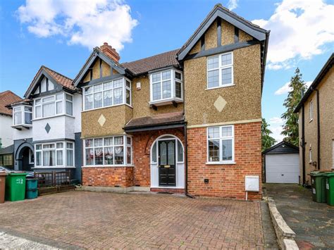 4 Bed Semi Detached House For Sale In Tonfield Road North Cheam