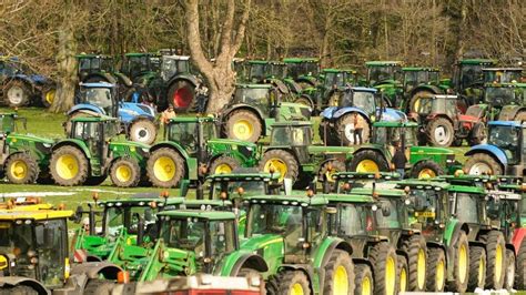 Knaresborough Tractor Run More Than 350 Tractors Join Charity Convoy