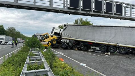 Lkw Unfall A1 nach zweitägiger Sperrung freigegeben