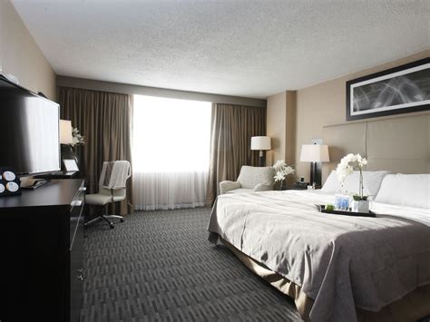 Hotel Rooms in Grande Prairie Alberta | Pomeroy Hotels