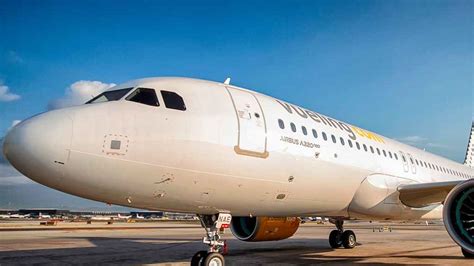 Vueling La Aerol Nea Low Cost M S Puntual Del Aeropuerto De Barcelona