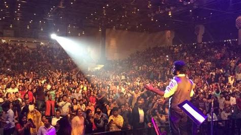 Arijit Singh S Best Crowd Reaction During A Live Concert Iwmbuzz