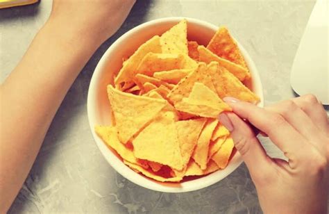 Como Fazer Doritos Em Casa Salgadinho Crocante E Delicioso