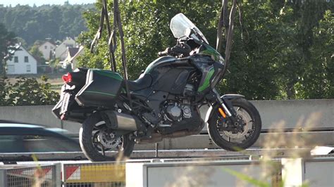 T Dlicher Unfall In Bayern Motorradfahrer Verliert Auf Nasser Fahrbahn