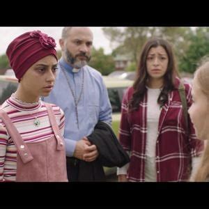 La Fille qui croyait aux miracles Film 2021 AlloCiné