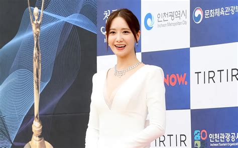 Blue Dragon Series Awards 2023 Yoona Snsd Memikat Dengan Gaun Punggung