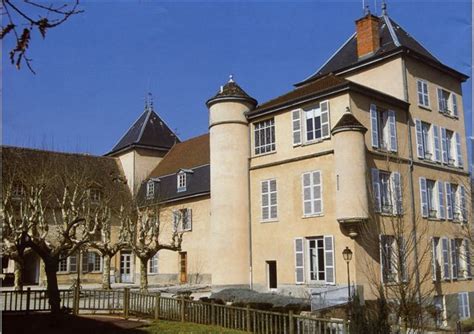 PRÉSENTATION LA VILLE DE SAINT BONNET DE MURE EST DEPUIS L