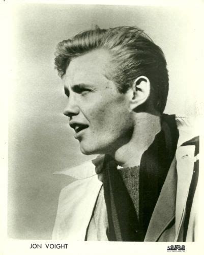 Young Jon Voight ………………..For more classic 60’s and 70’s pics please ...