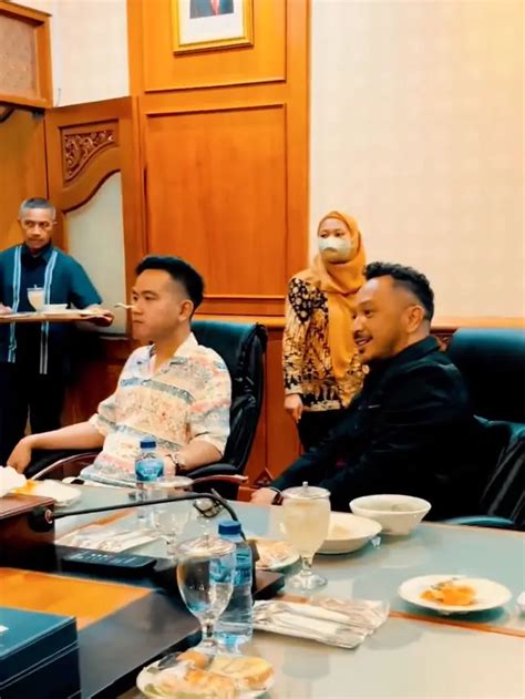 Giring Temui Gibran Rakabuming Di Solo Sang Istri Akan Maju Jadi Caleg