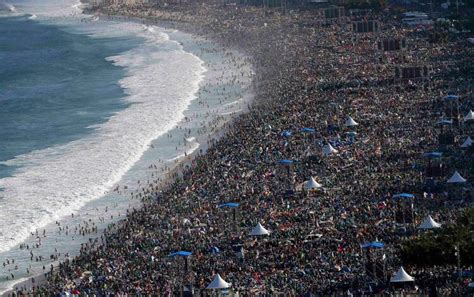 The Most Crowded Beaches On The Planet Pretend Magazine