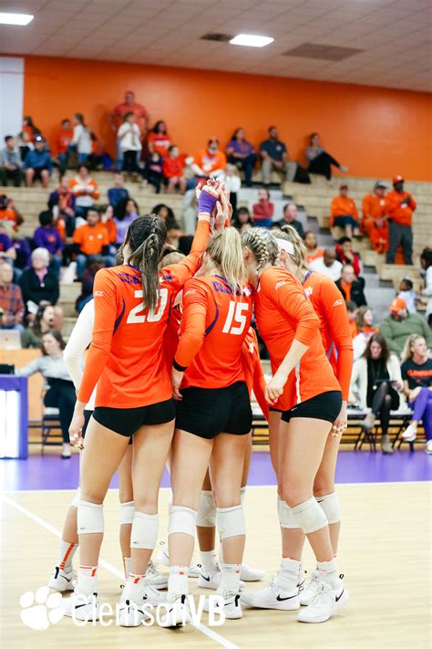 Volleyball Caps Off 2018 Regular Season With Five Set Thriller Clemson Tigers Official