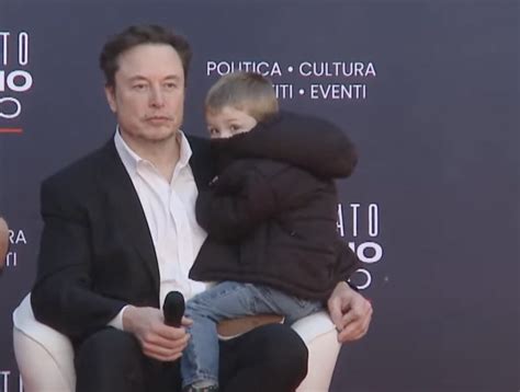 Lo spot di Elon Musk ad Atreju Italiani fate più figli