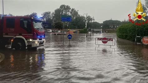 Maltempo A Bologna Citt Travolta Da Acqua E Fango Concerto Tozzi