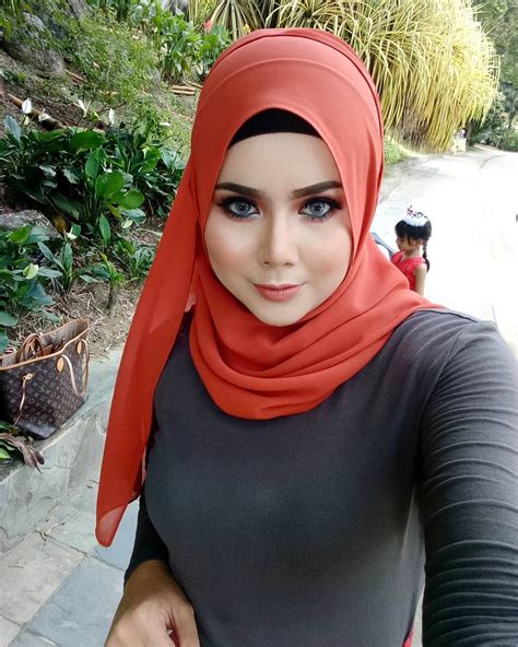 Pin Di Area Hijabi