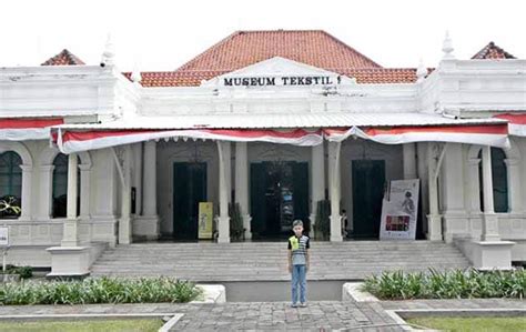 Harga Tiket Masuk Dan Fasilitas Museum Tekstil Jakarta Koleksi