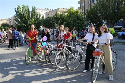 Süslü Kadınlar Bisiklet Turu düzenlendi