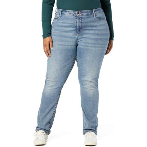 Best Stretchy Jeans 2024, According to Stylists & Editors