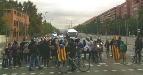 Grupos Independentistas Cortan Las Calles De Barcelona