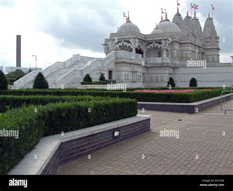 Shri Baps Swaminarayan Mandir Hindu Temple In Neasden London Stock