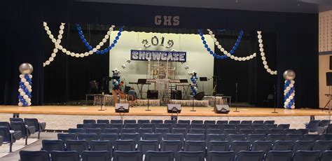 Gaither High School Stage Decorations Linking Garland And Columns 2019