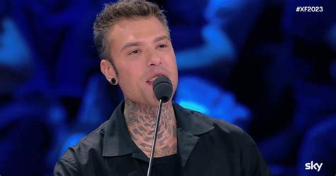 Fedez Replica A Morgan In Diretta Non Lecco I Piedi N Alla Meloni N