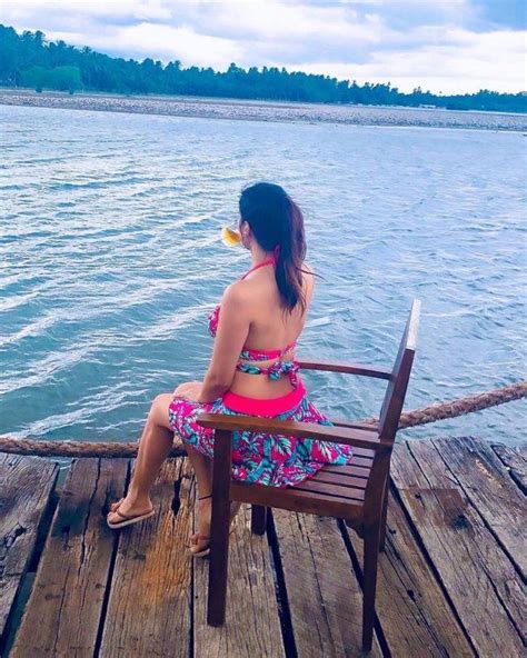 8 Hot Sexy Aparna Dixit Bikini Pics