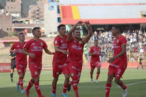 Luis Benites goleador de la Liga 1 Carlos Desio saca el máximo