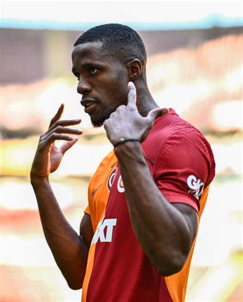 Galatasaray Imza T Reninde Fenerbah E Ye Ali Cabbar L Zaha G Ndermesi