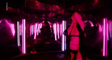 Nude Video Celebs Vanessa Loibl Sexy O Beautiful Night