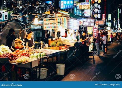 Liuhe Night Market Food Street in Kaohsiung, Taiwan Editorial Image - Image of gourmet, city ...