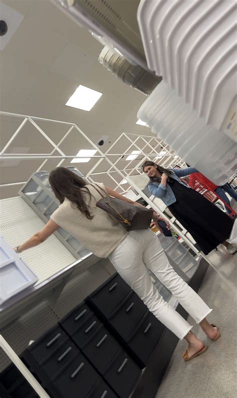 Target Milf Face Ass White Pants Tight Jeans Forum