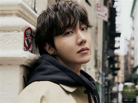 BTS J Hope promete retorno à música em novo vídeo Beginning of a New