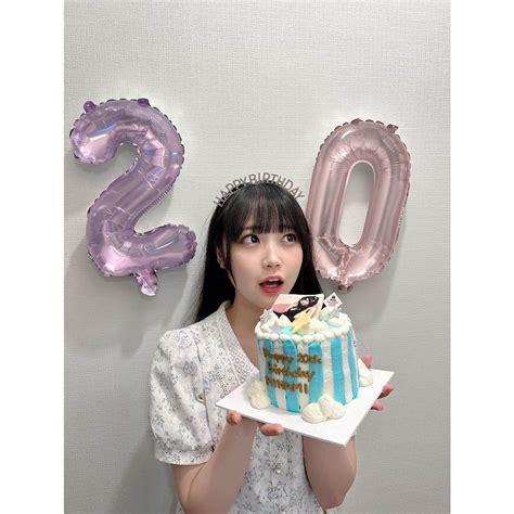 佐藤美波さんのインスタグラム写真 佐藤美波instagram 「2⃣0️⃣ 改めて、、！今日で20歳になりました！ たくさんお祝いしてくれてありがとうございました🥰 最高に素敵な一日でし