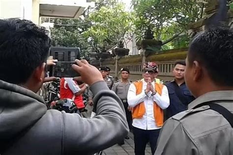 Caleg DPD Ketut Ismaya Jalani Sidang Perdana Begini Suasananya