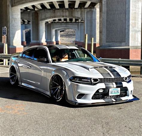 Dodge Charger Srt Hellcat Completamente Modificata Con Il Frontale