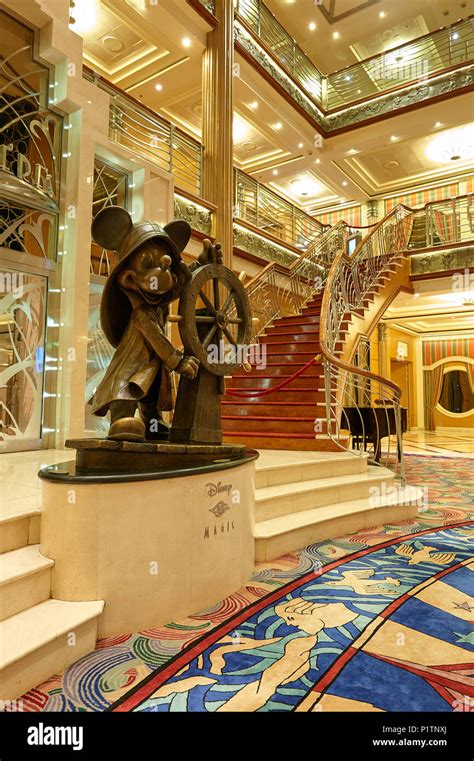 Cruise ship interior hi-res stock photography and images - Alamy