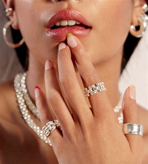 8 Jewelry Trends That Will Ensure You Shine Bright In 2023 Cliché Magazine