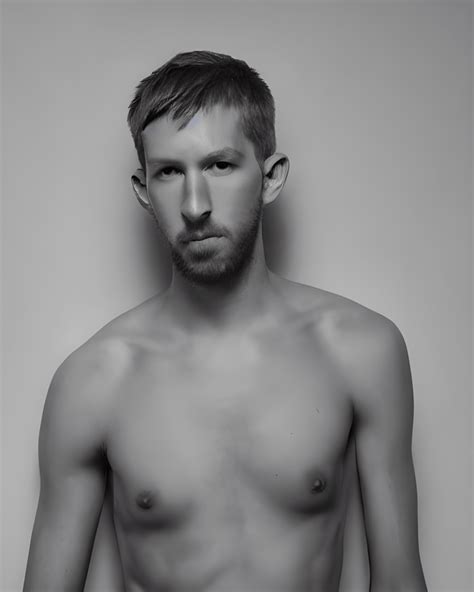 Calvin Harris Retrato Nu Belas Artes NSFW Creative Fabrica