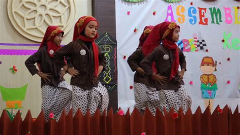 Assembly Kelas 2 Sd Islam Al Azhar 28 Solo Baru Youtube