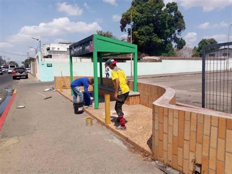 Avanzan Labores De Embellecimiento En Paradas De Transporte Público En