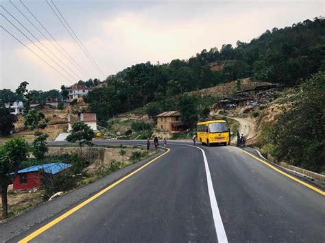 सितापाइला धार्के सडक विस्तारमा कालोपत्रे गर्ने काम धमाधम धार्के तर्फको