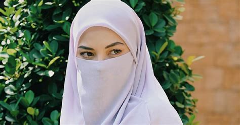 Neelofa Promosi Tudung Bawal Baru Beautifulnara Terkini Dan Sensasi