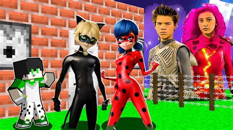 MIRACULOUS LADYBUG e CATNOIR PROTEGEU o BEBÊ DE UM APOCALIPSE de