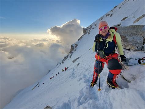 Montagne Elle A Gravi Les Plus Hauts Sommets De La Terre Un